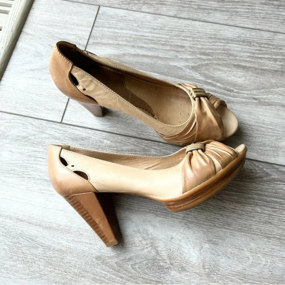 Blondo Shoes - Blondo Tan Ivory Contrasting Colour Leather Peep Toe  Cutout Platform Pumps
